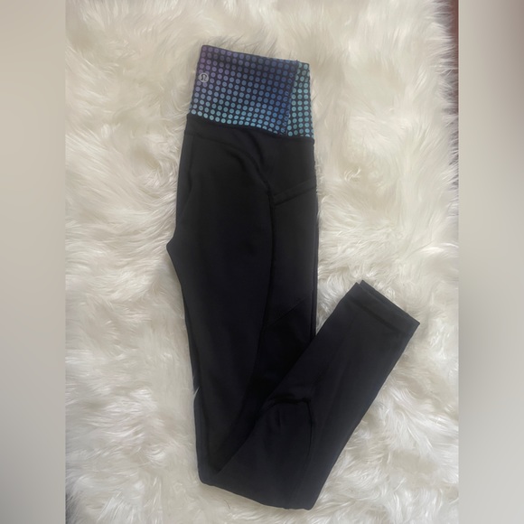 💙💖LULULEMON - Excellent Condition Sz. 4 leggings Excellent condition - Picture 3 of 5